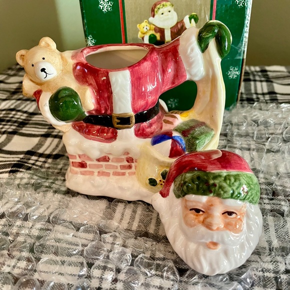 Mini Ceramic Santa Teapot Tea Pot Holding Bear and Toy Gift Bag Vintage 1990's - Picture 4 of 7